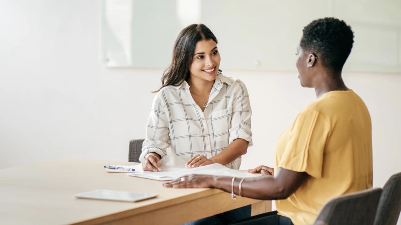 Deux femmes en entretien professionnel